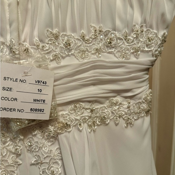 Spaghetti Strap Wedding Dress, New With Tags - Picture 9 of 13